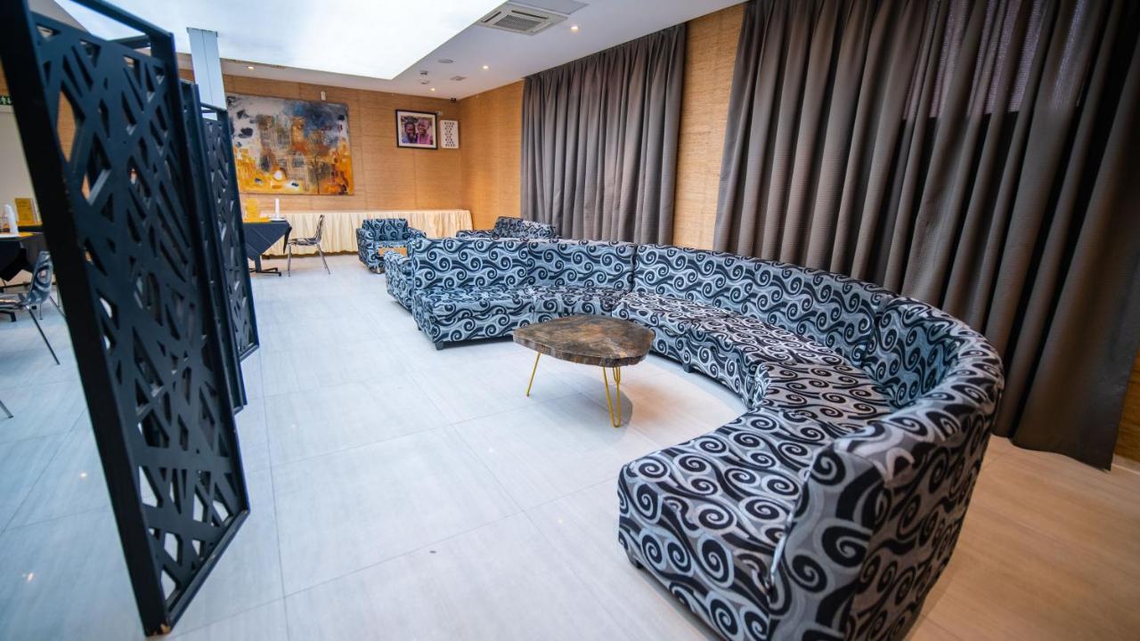 Sv Chrome Hotel Abuja Luaran gambar