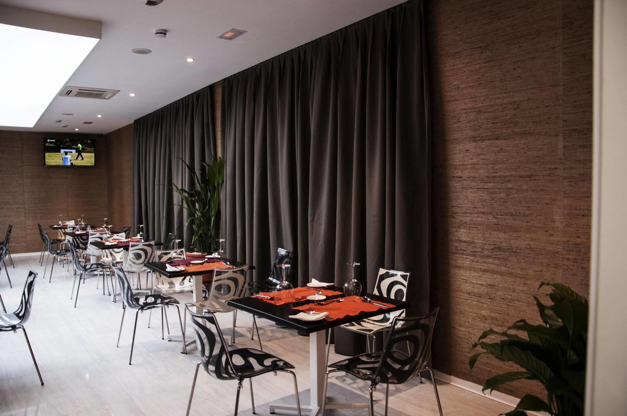 Sv Chrome Hotel Abuja Luaran gambar