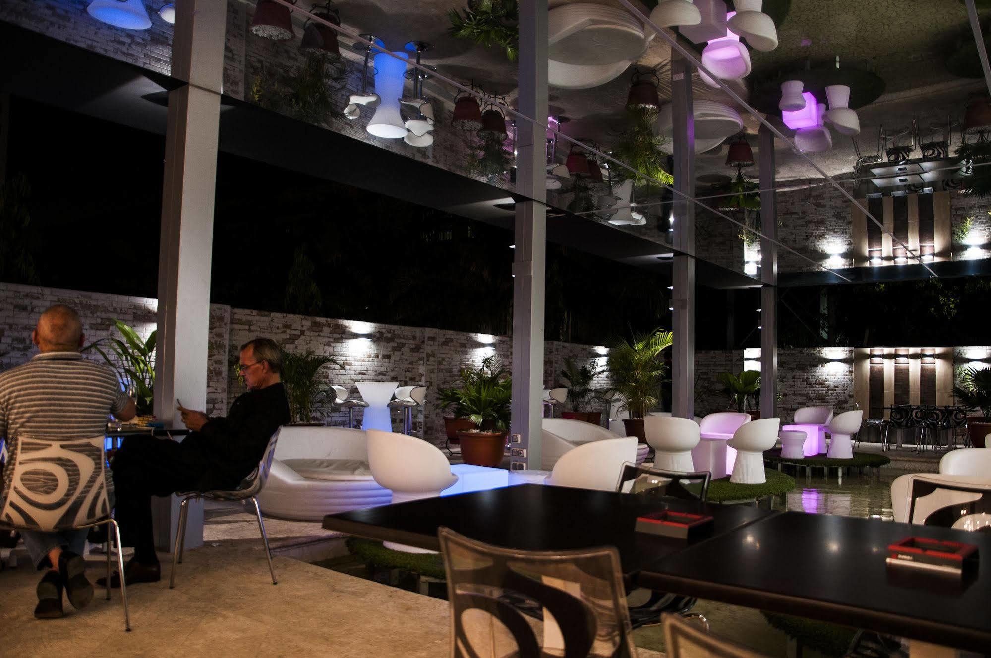 Sv Chrome Hotel Abuja Luaran gambar